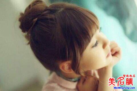 揭秘?zé)衢T女生網(wǎng)名背后的故事，變化、學(xué)習(xí)與自信的力量