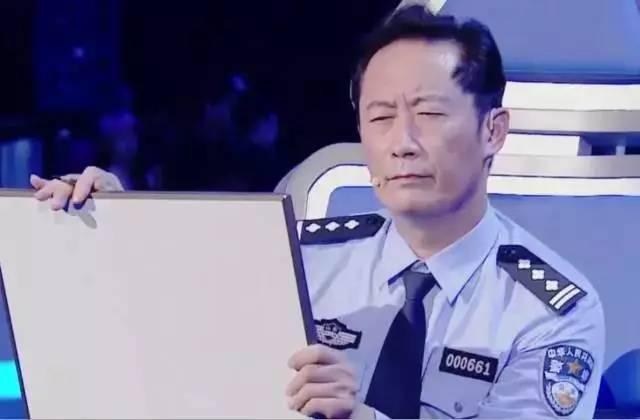 章瑩穎美國最新動態(tài)，科技新品改變生活，即刻啟程！